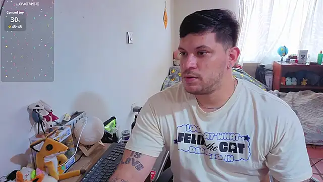 Snapshot of ryden_01 chatting on January 2026 04:35:02 PM ryden 01 online show from January 2026 04:35:02 PM