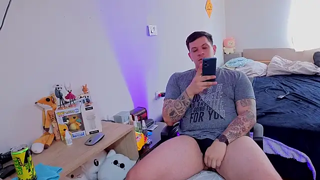 Snapshot of ryden_01 chatting on October 2025 04:28:01 PM ryden 01 online show from October 2025 04:28:01 PM