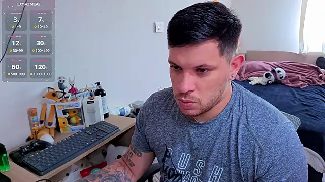 Snapshot of ryden_01 chatting on November 2025 03:45:02 PM ryden 01 online show from November 2025 03:45:02 PM