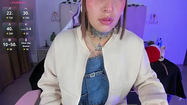 Gyal 8  online show from December 2025 04:03:01 AM