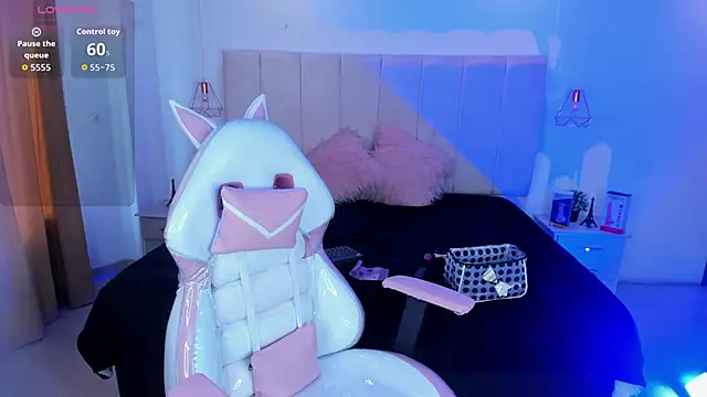 Gyal 8  online show from November 2025 07:58:01 PM