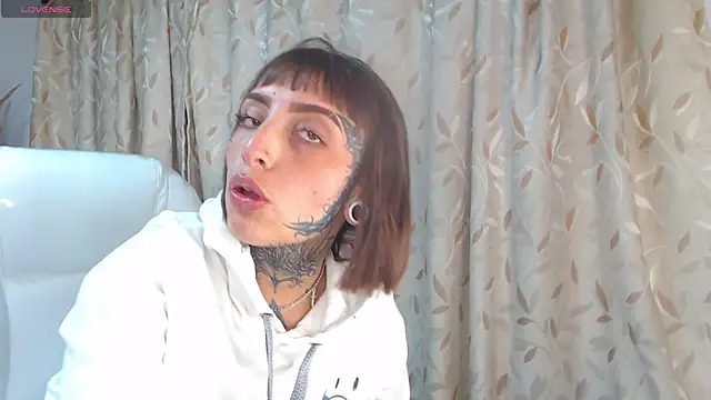 Gyal 8  online show from October 2025 03:41:01 AM