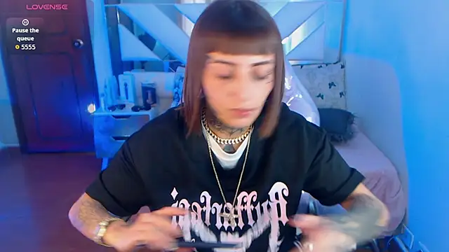 Gyal 8  online show from November 2025 09:29:01 PM