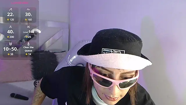 Gyal 8  online show from October 2025 08:51:02 PM