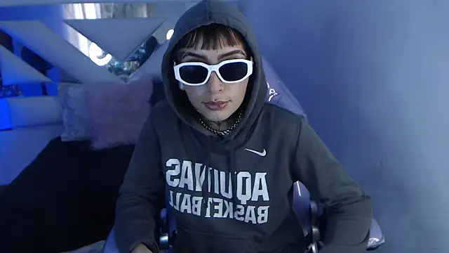 Gyal 8  online show from October 2025 04:29:02 PM