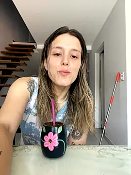 Snapshot of xvalentinaof chatting on December 2025 01:35:01 PM xvalentinaof online show from December 2025 01:35:01 PM