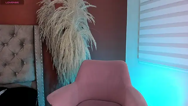 angela fiory online show from December 2025 08:28:02 PM