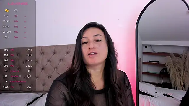angela fiory online show from September 2025 08:37:02 PM