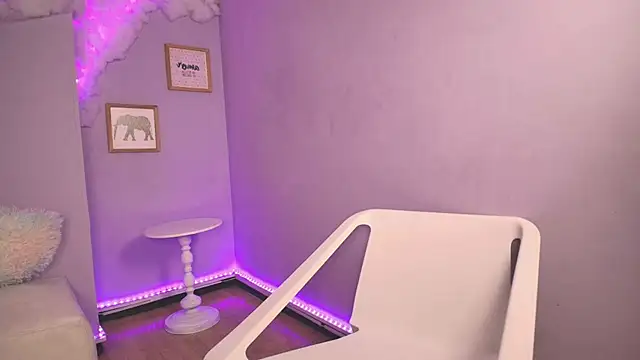 cat nasty online show from October 2025 08:21:02 PM