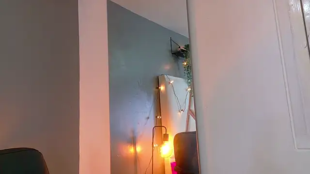 MyApril   online show from November 2025 11:47:01 AM