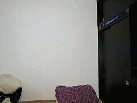 Miia  strog online show from October 2025 04:06:02 PM