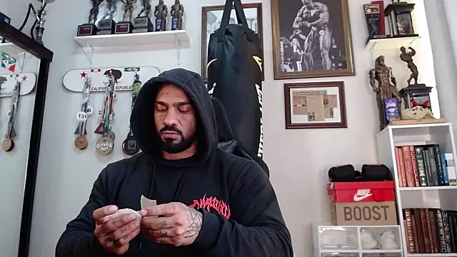 henryhadesflirt online show from April 2026 11:57:01 AM