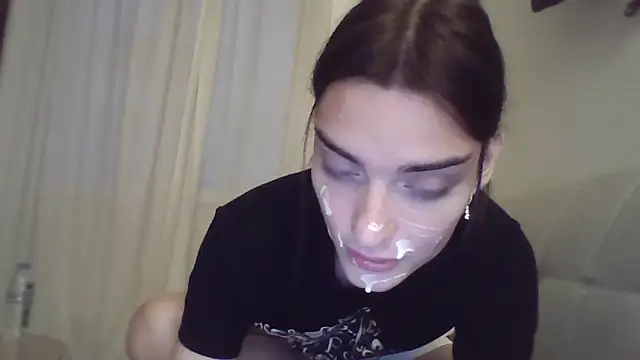 Luna Samosienko online show from September 2025 04:36:02 PM