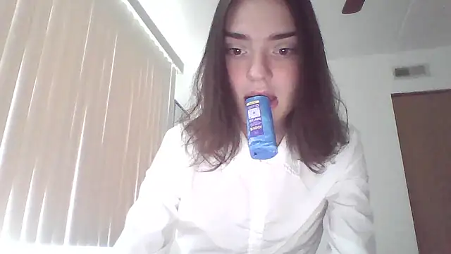 Luna Samosienko online show from October 2025 07:28:01 PM