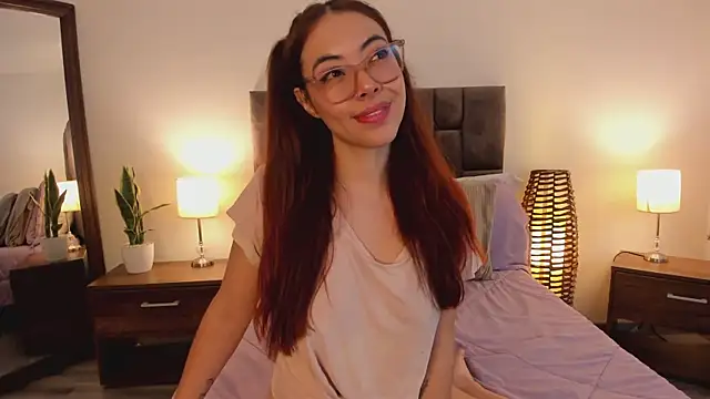 Aliccecullen online show from October 2025 12:48:01 PM