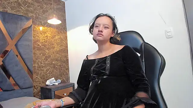 Asami Hattori online show from October 2025 11:22:01 AM