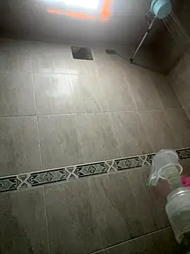 Aphrill online show from November 2025 08:31:02 PM