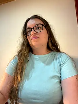 Aphrill online show from November 2025 10:13:02 PM