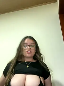 Aphrill online show from October 2025 04:34:01 AM
