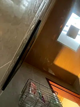 Aphrill online show from December 2025 09:37:02 PM