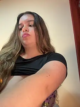 Aphrill online show from December 2025 08:25:02 PM