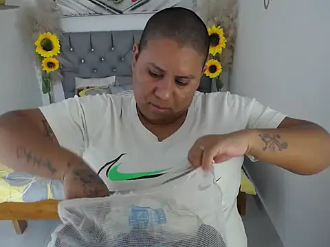 hotlesby valery online show from December 2025 08:03:01 PM