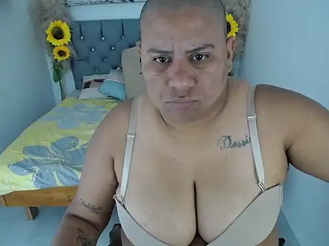 hotlesby valery online show from January 2026 12:10:02 PM