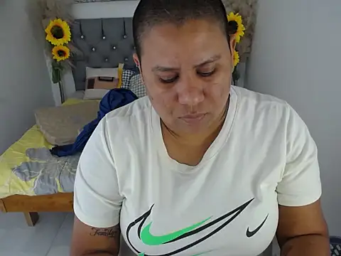 hotlesby valery online show from December 2025 08:03:01 PM