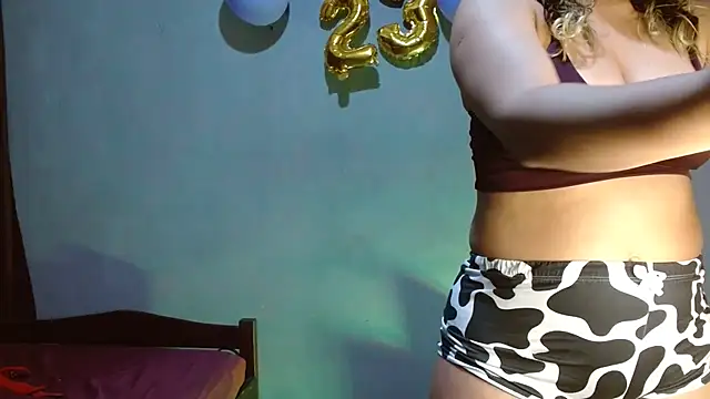 Snapshot of MelissaTommy chatting on October 2025 07:04:01 PM MelissaTommy online show from October 2025 07:04:01 PM