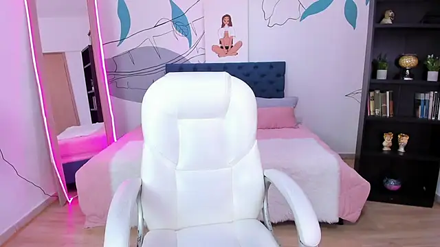 Victoria Jonnesss online show from September 2025 07:20:01 PM