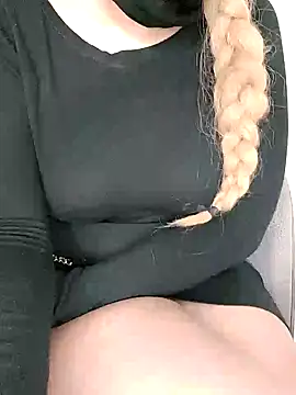 Snapshot of princesse-luna chatting on December 2025 08:04:02 PM princesse-luna online show from December 2025 08:04:02 PM