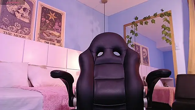 Snapshot of PenelopeBond chatting on November 2025 05:11:02 AM PenelopeBond online show from November 2025 05:11:02 AM