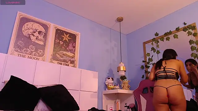 Snapshot of PenelopeBond chatting on November 2025 04:01:02 AM PenelopeBond online show from November 2025 04:01:02 AM