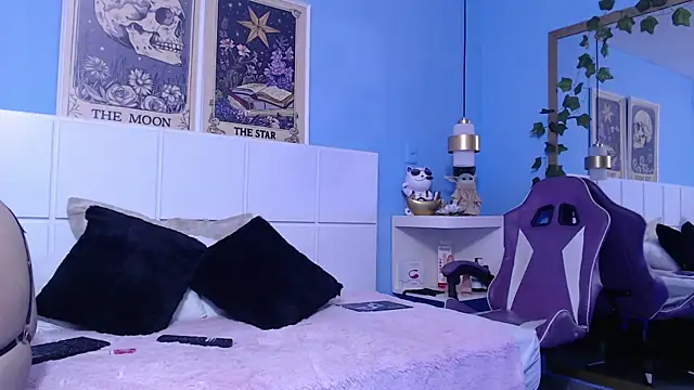 Snapshot of PenelopeBond chatting on December 2025 08:36:01 AM PenelopeBond online show from December 2025 08:36:01 AM