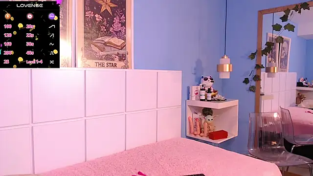 Snapshot of PenelopeBond chatting on November 2025 01:59:01 PM PenelopeBond online show from November 2025 01:59:01 PM