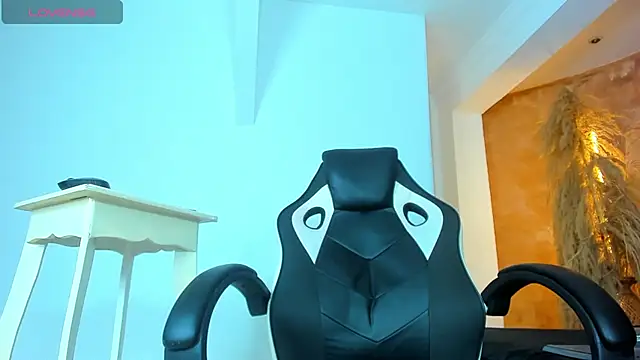 Snapshot of ZOE_ROSE4 chatting on September 2025 07:31:01 PM ZOE ROSE4 online show from September 2025 07:31:01 PM