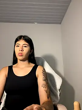 Snapshot of Carolinecute chatting on October 2025 11:57:02 PM Carolinecute online show from October 2025 11:57:02 PM