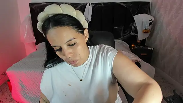 camiladuke7 online show from October 2025 07:35:01 PM