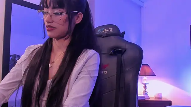 Rouse Monroe online show from November 2025 04:27:02 AM