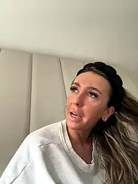 Scotishminx25 online show from October 2025 11:23:01 AM
