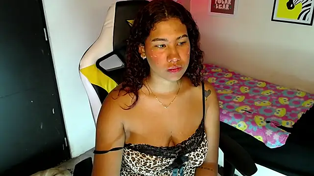 Snapshot of La_tokisha chatting on September 2025 11:43:02 PM La tokisha online show from September 2025 11:43:02 PM