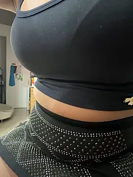 Valeriacris online show from March 2026 07:48:02 PM