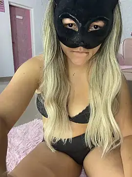 Valeriacris online show from May 2026 01:00:01 AM