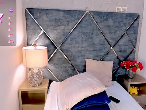 Ash Monroe online show from December 2025 02:12:02 PM