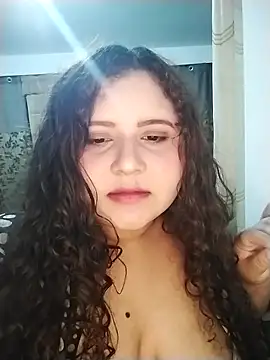Carolceleste24 online show from May 2026 07:17:01 AM