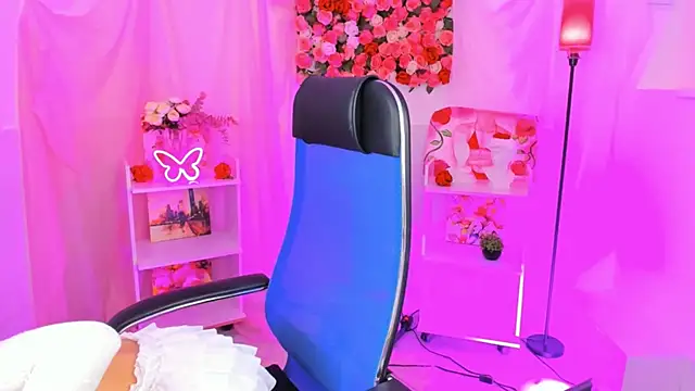 Snapshot of IndigoFae chatting on November 2025 04:39:02 AM IndigoFae online show from November 2025 04:39:02 AM