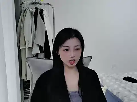 Mien-MM online show from October 2025 04:49:02 AM