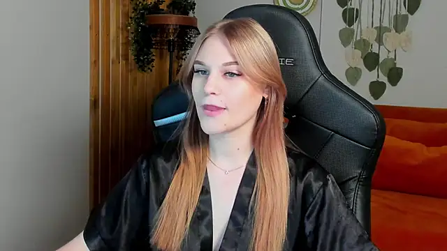 Snapshot of AriaWell chatting on October 2025 06:38:02 PM AriaWell online show from October 2025 06:38:02 PM