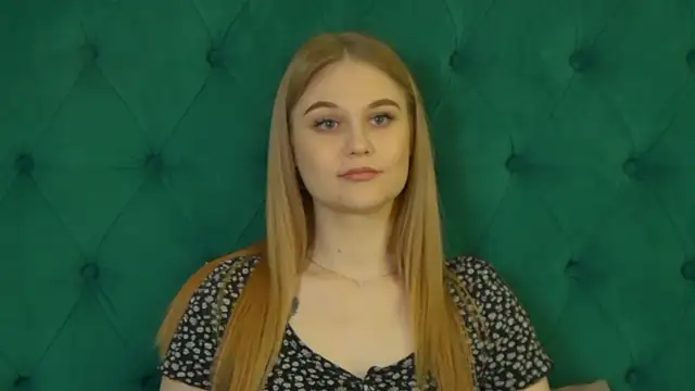 Snapshot of AriaWell chatting on December 2025 05:25:01 PM AriaWell online show from December 2025 05:25:01 PM