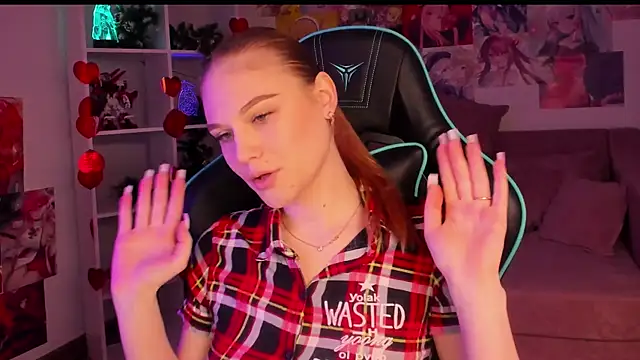 Snapshot of AriaWell chatting on December 2025 09:26:01 AM AriaWell online show from December 2025 09:26:01 AM